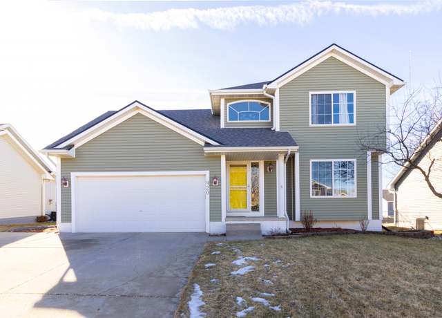 Property at 920 15th St SE, Altoona, IA 50009, 3 beds, 3.5 baths