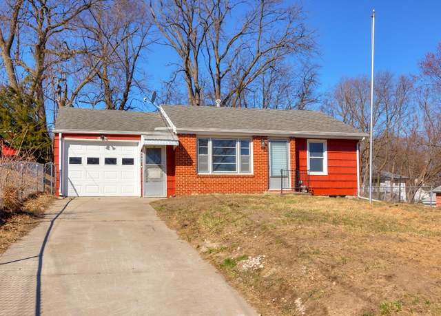 Property at 4290 NW 11th St, Des Moines, IA 50313, 3 beds, 1 bath