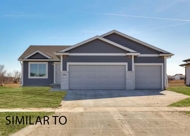 Property at 9352 Modena Ln, West Des Moines, IA 50266, 4 beds, 3 baths