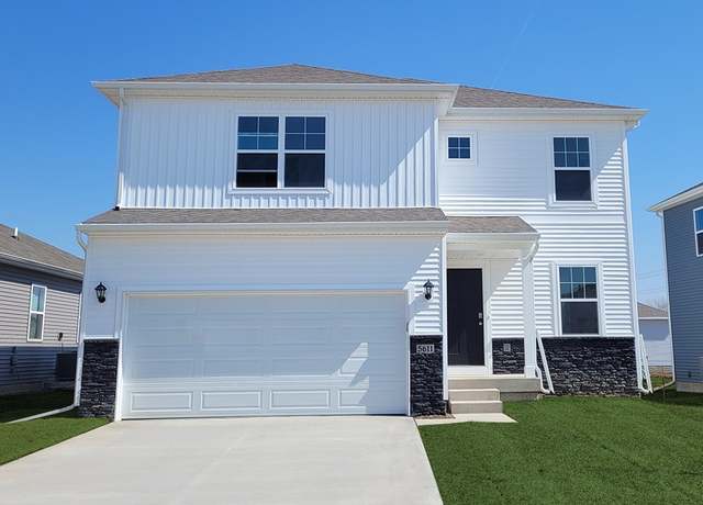 Property at 5611 153rd St, Urbandale, IA 50111, 3 beds, 2.5 baths