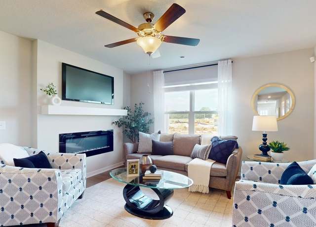 Property at 5708 155th Pl, Urbandale, IA 50322, 3 beds, 2.5 baths