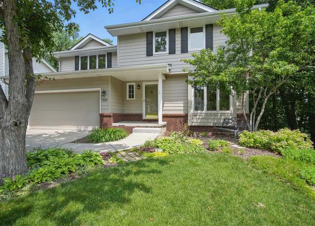 Property at 7029 Sharon Dr, Urbandale, IA 50322, 3 beds, 2 baths