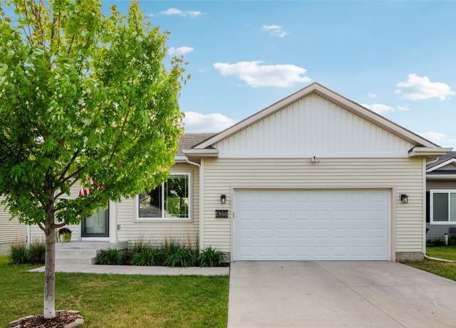 Property at 4351 E 48th St, Des Moines, IA 50317, 3 beds, 3 baths