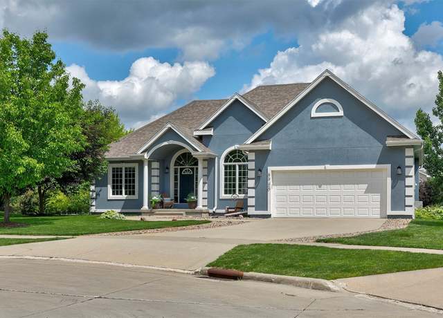 Property at 5920 NW 95th Ct, Johnston, IA 50131, 4 beds, 3.5 baths