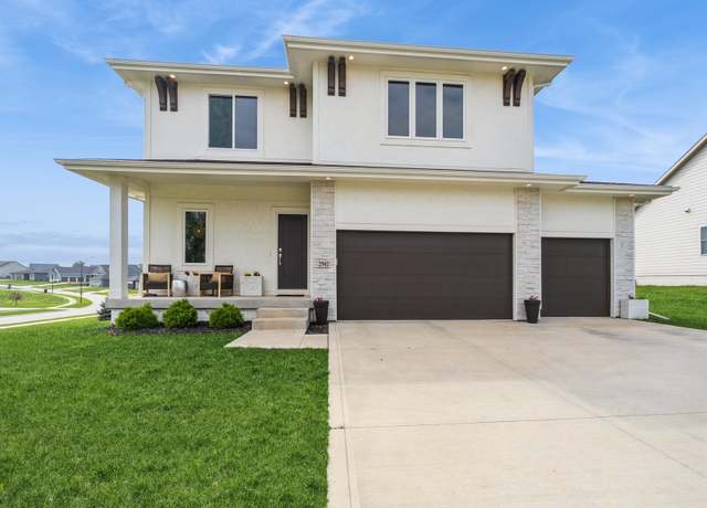 Property at 2502 Blooming Heights Dr, Norwalk, IA 50211, 4 beds, 2.5 baths