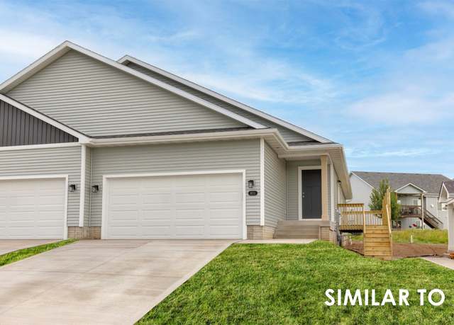 Property at 6562 NE 11th Ct, Des Moines, IA 50313, 3 beds, 3 baths