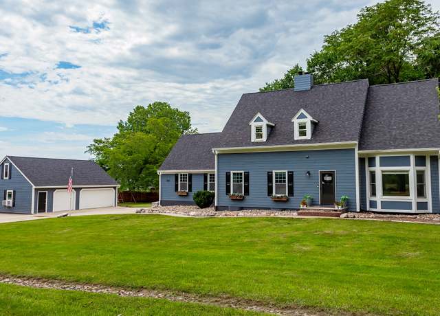 Property at 1520 Thornwood Rd, West Des Moines, IA 50265, 4 beds, 2.5 baths