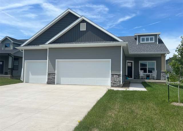 Property at 549 SE Hollow Ct, West Des Moines, IA 50265, 3 beds, 2 baths