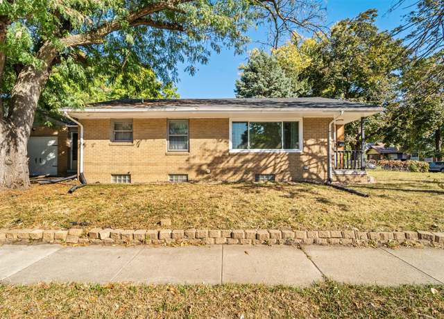 Property at 1400 Mattern Ave, Des Moines, IA 50316, 2 beds, 2 baths