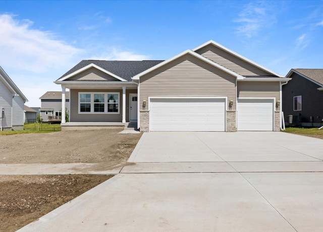 Property at 1322 NW 27th St, Ankeny, IA 50023, 4 beds, 3 baths