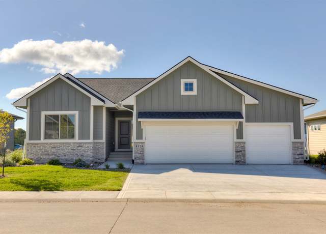 Property at 8924 Beery Pl, Johnston, IA 50131, 4 beds, 3 baths