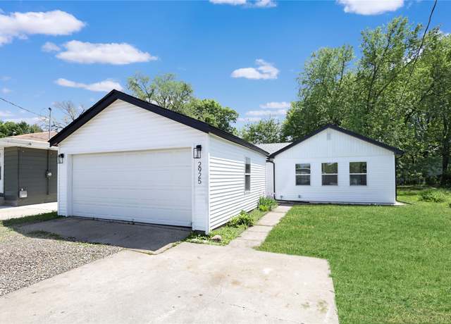 Property at 2925 Walker St, Des Moines, IA 50317, 3 beds, 1 bath