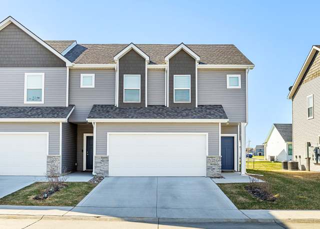 Property at 1231 NW 33rd Ln, Ankeny, IA 50023, 3 beds, 2.5 baths