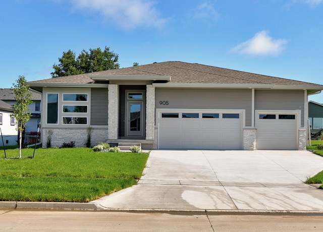 Property at 905 NE 12th St, Grimes, IA 50111, 5 beds, 3 baths