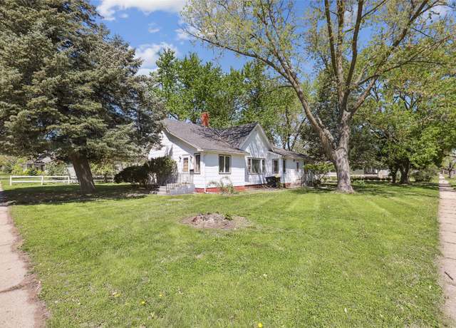 Property at 902 Rapids St, Adel, IA 50003, 3 beds, 1 bath