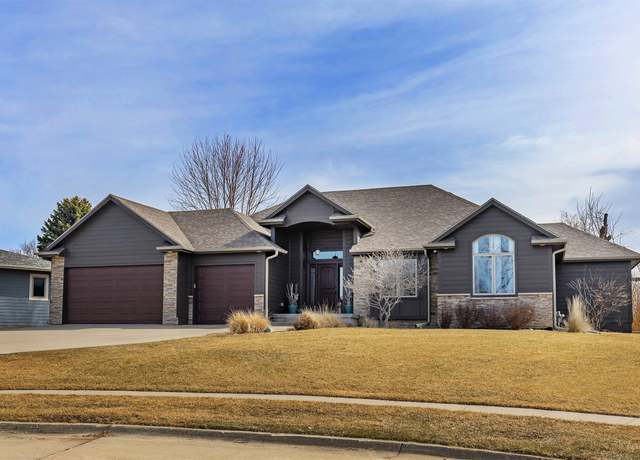 Property at 8707 Friestad Ct, Johnston, IA 50131, 5 beds, 3 baths