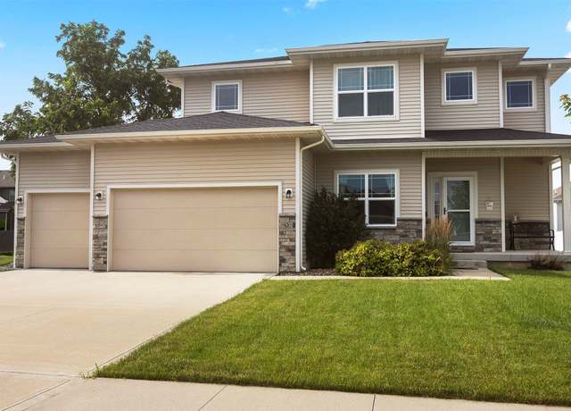 Property at 905 Spruce St, Waukee, IA 50263, 4 beds, 2.5 baths