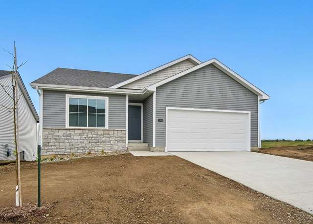 Property at 1809 20th Ave SE, Altoona, IA 50009, 4 beds, 3 baths