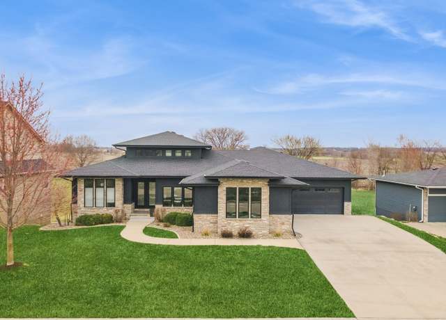 Property at 9003 NW 73rd Pl, Johnston, IA 50131, 4 beds, 3.5 baths
