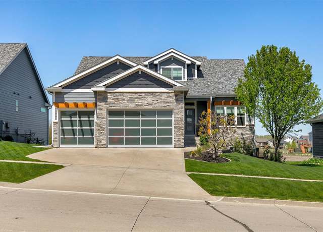 Property at 9625 Brightwater Dr, Johnston, IA 50131, 4 beds, 3.5 baths