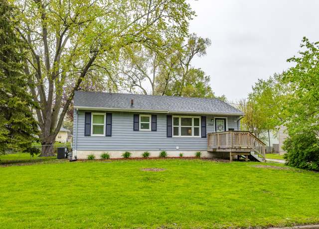 Property at 3924 55th St, Des Moines, IA 50310, 3 beds, 1 bath