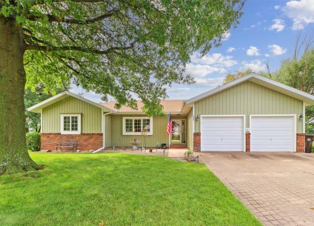 Property at 102 Country Club Dr, Osceola, IA 50213, 4 beds, 2.5 baths