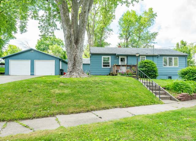 Property at 1309 Glenway Dr, Newton, IA 50208, 3 beds, 2 baths