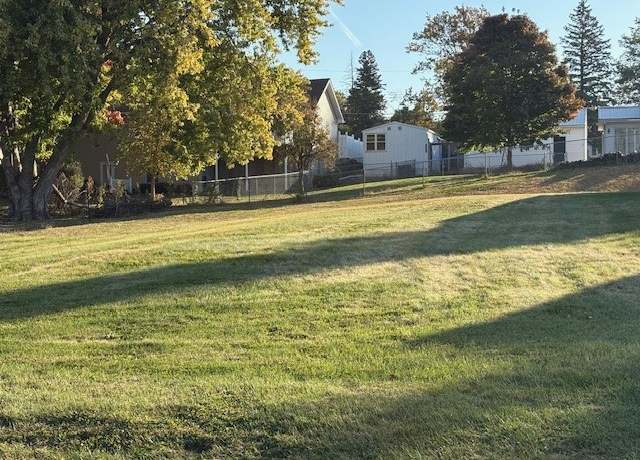 Property at 940 E 8th St S, Newton, IA 50208
