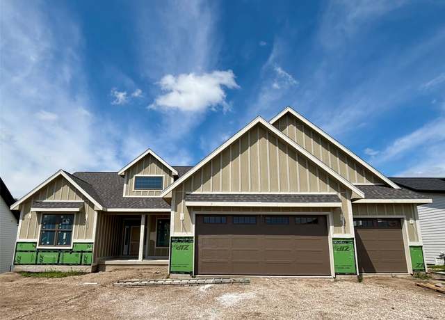 Property at 5305 175th St, Urbandale, IA 50323, 5 beds, 3.5 baths
