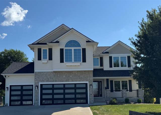 Property at 1405 Capital View Dr, Pleasant Hill, IA 50327, 4 beds, 3 baths