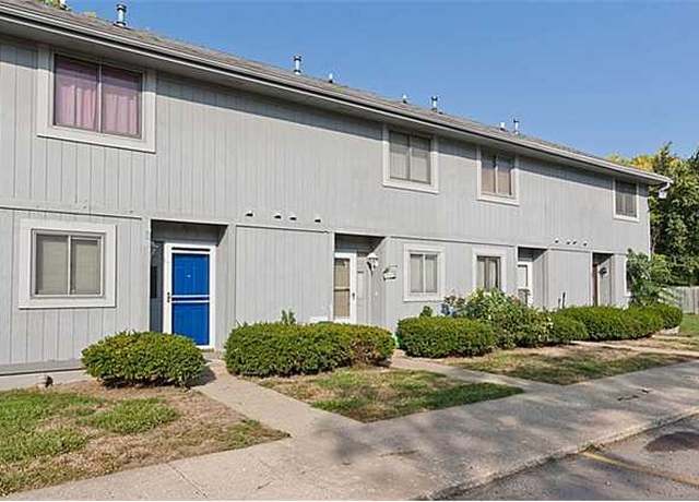 Property at 3006 20th St #4, Des Moines, IA 50320, 2 beds, 1.5 baths