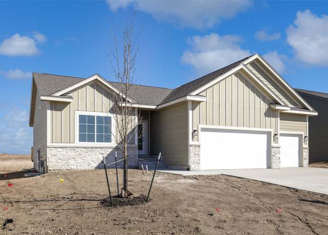 Property at 225 NW Ashley Ave, Waukee, IA 50263, 3 beds, 2 baths