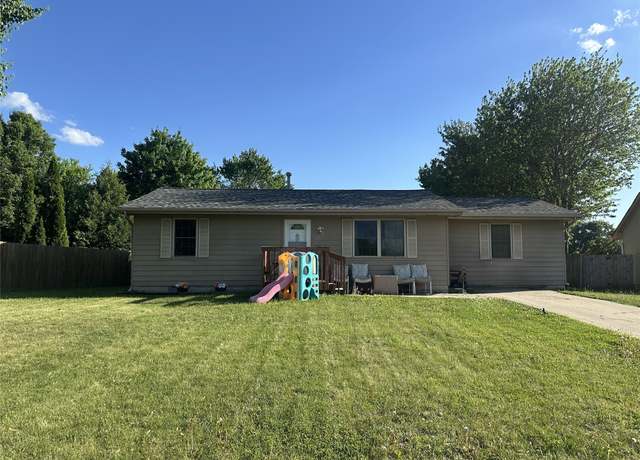 Property at 904 Lincoln Ct SE, Bondurant, IA 50035, 3 beds, 2 baths