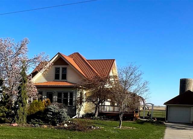 Property at 15212 F-17 Hwy E, Grinnell, IA 50112, 4 beds, 2 baths