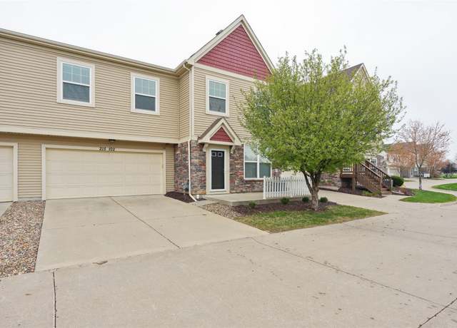 Property at 215 80th St #102, West Des Moines, IA 50266, 3 beds, 2.5 baths