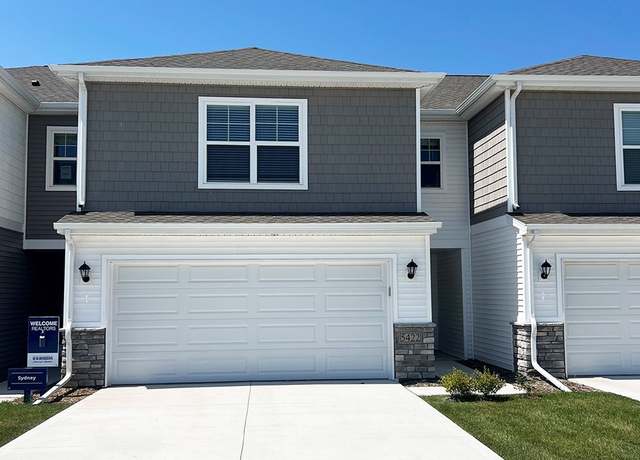 Property at 2323 SE Callista Ave, West Des Moines, IA 50265, 3 beds, 2.5 baths
