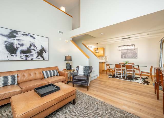 Property at 5221 Village Run Ave #402, Des Moines, IA 50317, 2 beds, 1.5 baths