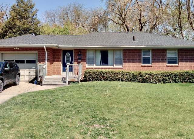 Property at 1410 E Sheridan Ave, Des Moines, IA 50316, 3 beds, 2 baths