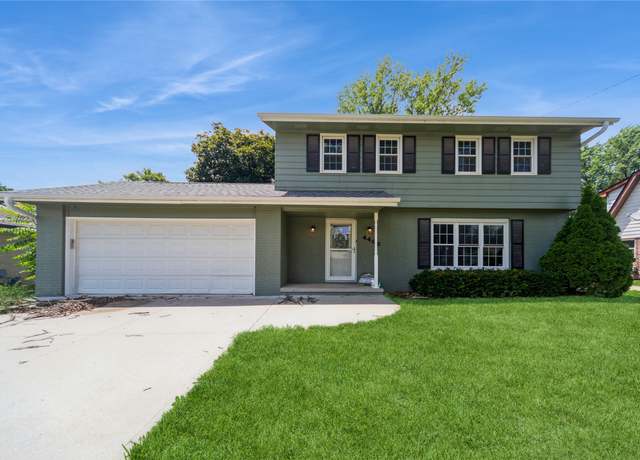 Property at 4402 62nd St, Urbandale, IA 50322, 4 beds, 1.5 baths