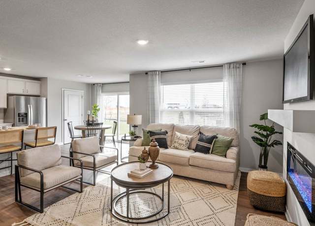 Property at 2347 SE Callista Ave, West Des Moines, IA 50265, 3 beds, 2.5 baths