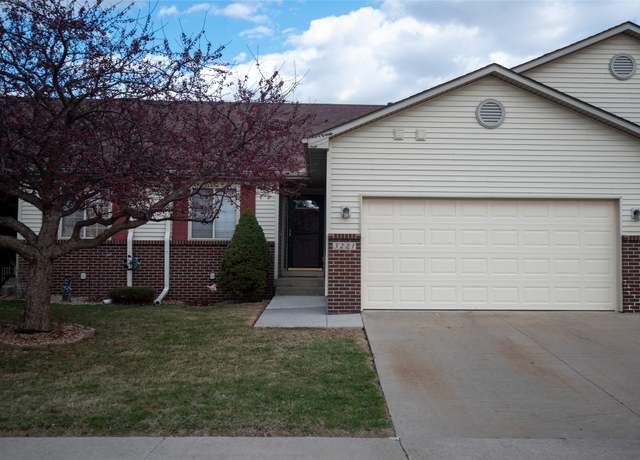 Property at 3221 SE Turnberry Dr, Ankeny, IA 50021, 3 beds, 3 baths