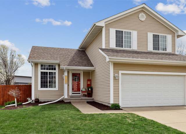 Property at 1085 SE Rosewood Dr, Waukee, IA 50263, 4 beds, 3 baths