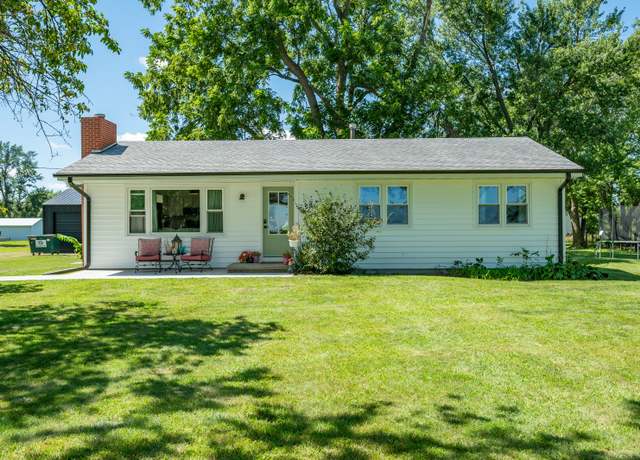 Property at 1200 SE 92nd St, Runnells, IA 50237, 3 beds, 1.5 baths