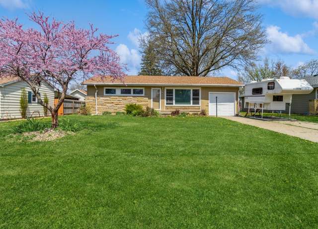 Property at 704 S 13th Ave W, Newton, IA 50208, 3 beds, 1.5 baths