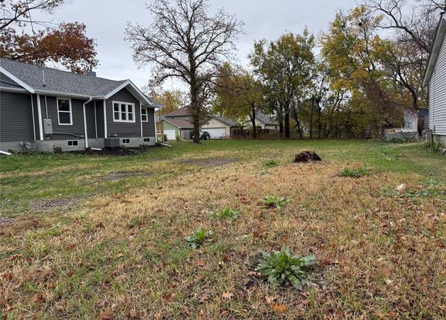Property at 220 Guthrie Ave, Des Moines, IA 50313