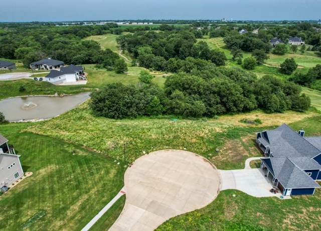 Property at 2975 Hickory Cir, Pella, IA 50219
