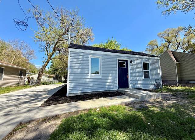 Property at 1227 E 36th Ct, Des Moines, IA 50317, 3 beds, 1 bath