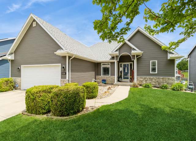 Property at 5213 SE 30th St, Des Moines, IA 50320, 4 beds, 3 baths