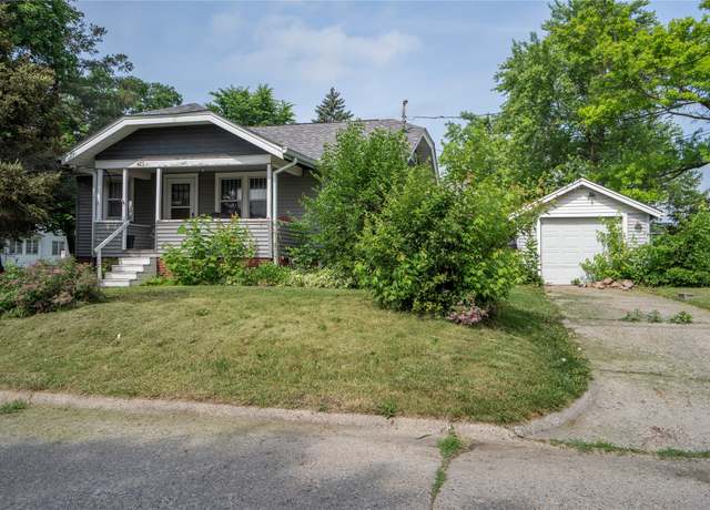 Property at 423 E 5th St S, Newton, IA 50208, 2 beds, 1 bath