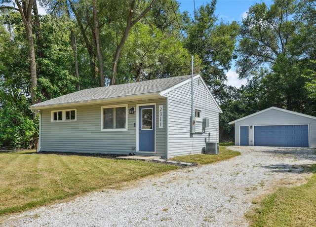 Property at 2311 Williams St, Des Moines, IA 50317, 2 beds, 1 bath